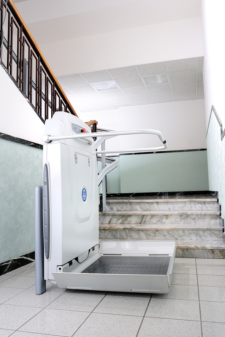 Pemih elevadores instala sillas y plataformas salvaescaleras en Vinaròs