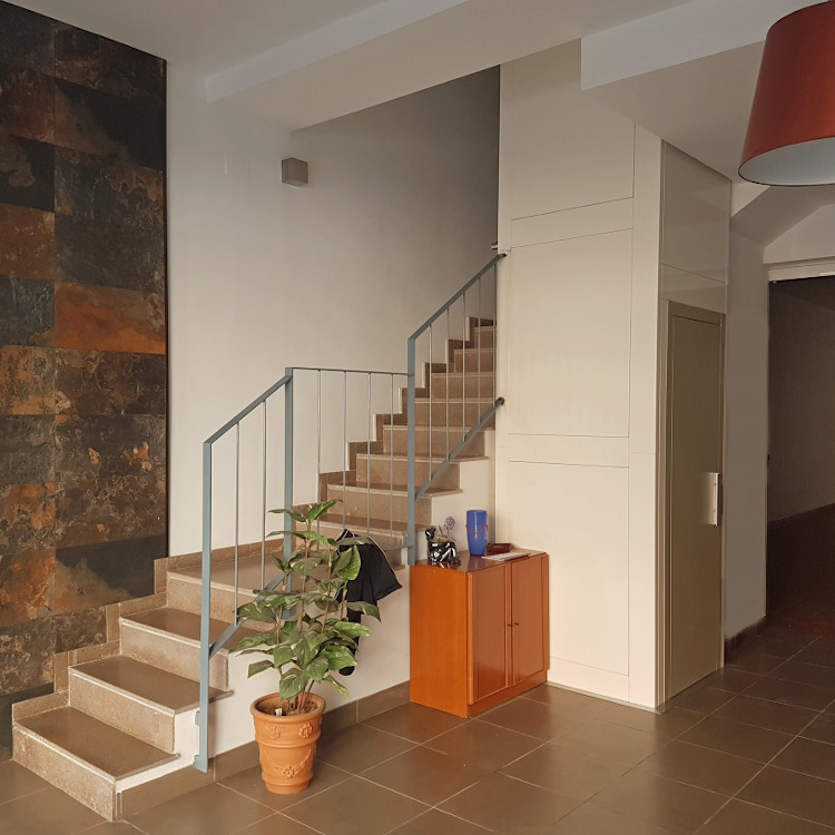 Pemih_elevadores_instala_ascensores_para_rehabilitacion_de_viviendas_en_burriana