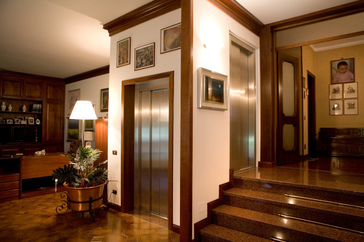 ascensores_hidraulicos_unifamiliares_en_torreblanca_pemih_elevadores