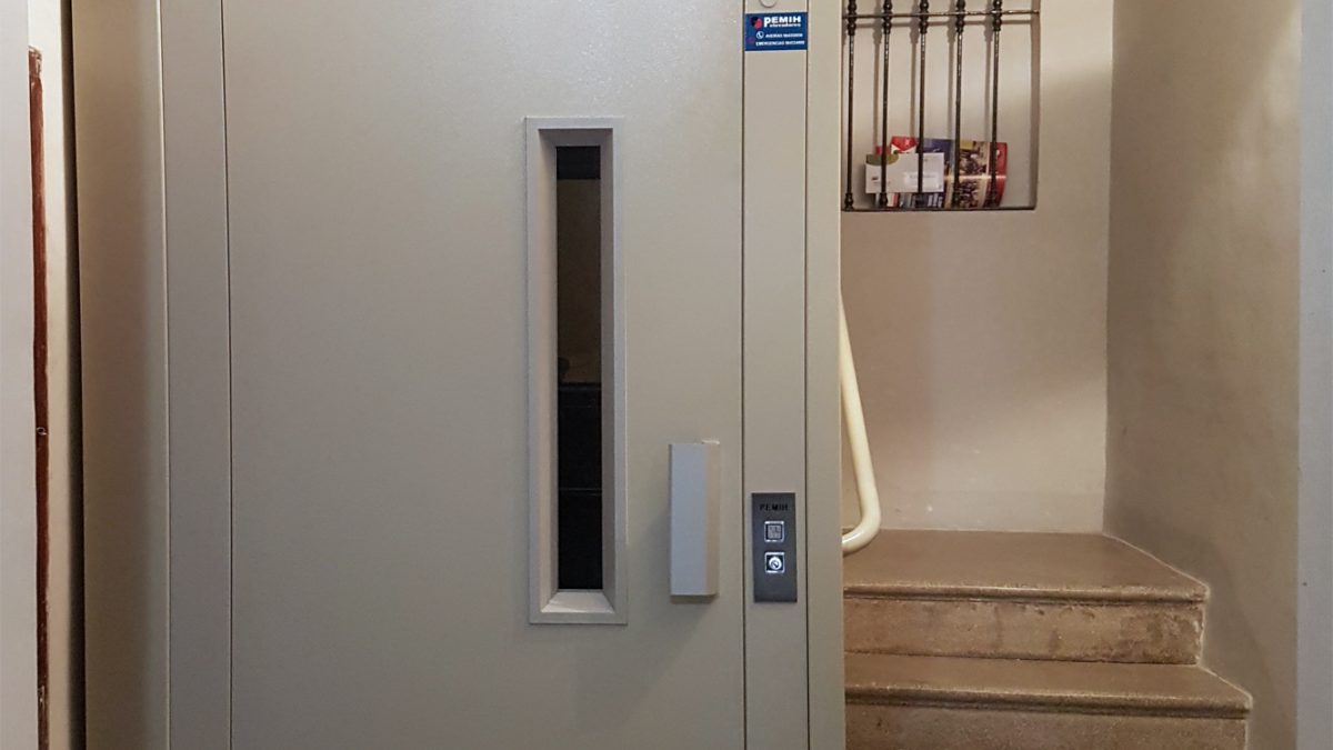 Un ascensor unifamiliar a medida mejora la accesibilidad en tu hogar