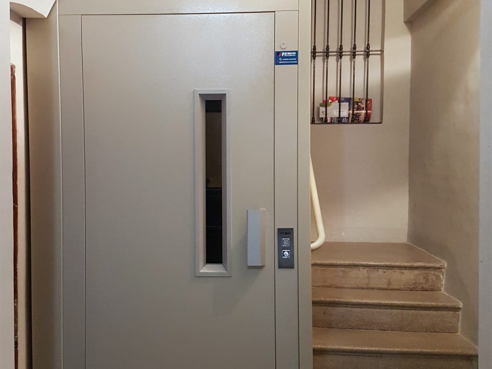Un ascensor unifamiliar a medida mejora la accesibilidad en tu hogar